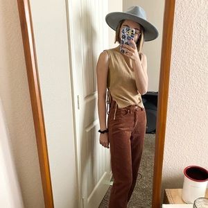 Meet your Posher, Lily